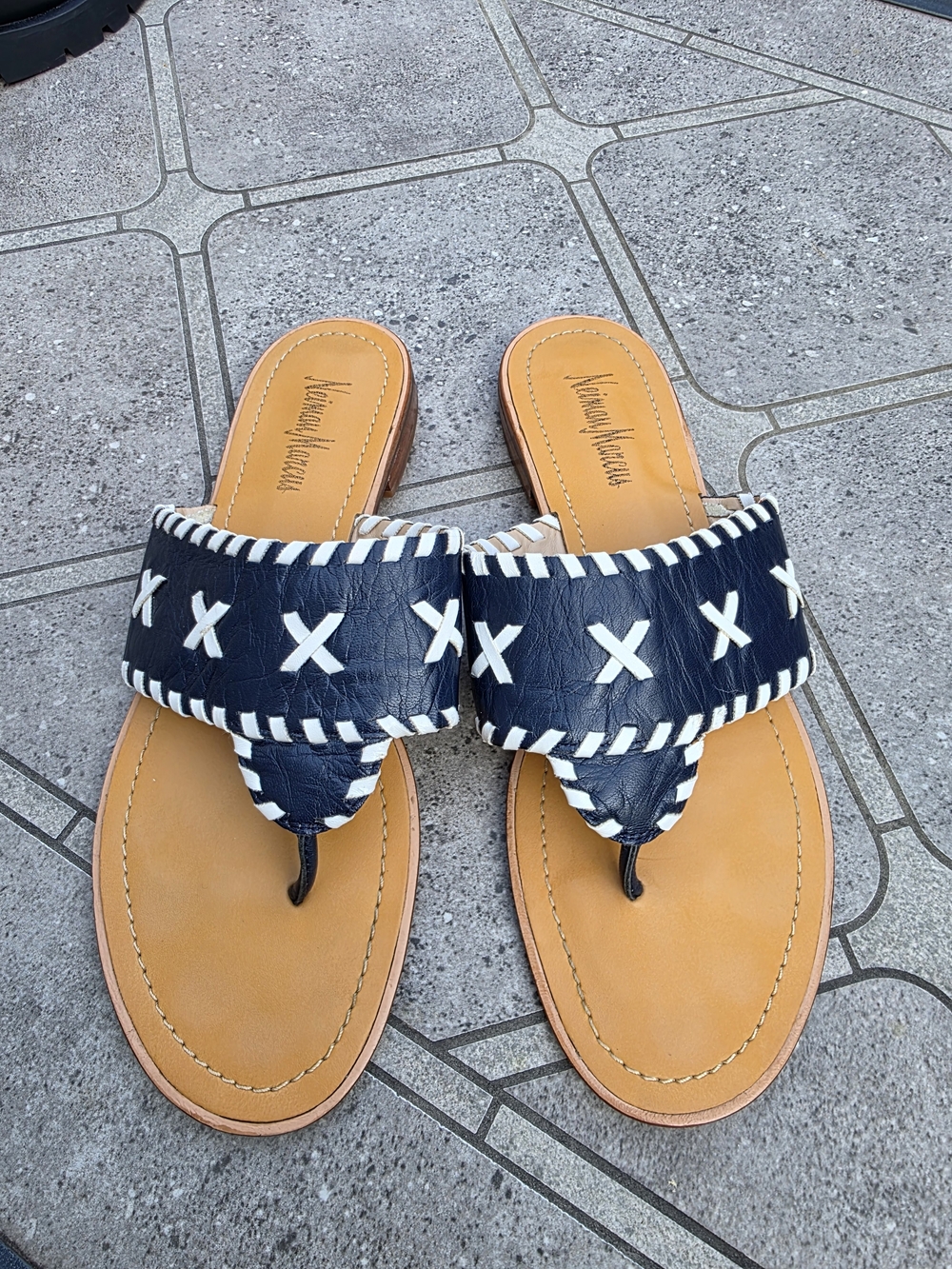 ​Neiman Marcus Gabriel Leather Whipstitch Thong Navajo Sandals Navy Blue Size 8